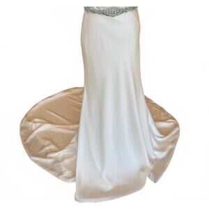 NEW JACQUELINE EXCLUSIVE women's sleeveless fit and flare charmeuse bridal gown